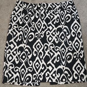 White House Black Market Black and White Pencil Skirt
